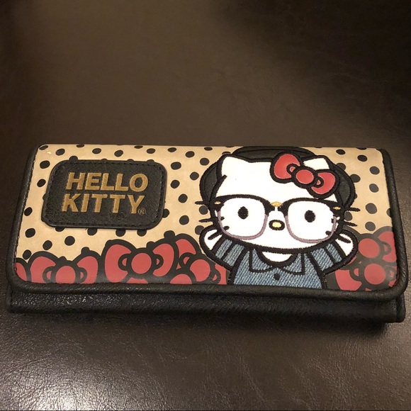 loungefly hello kitty wallet